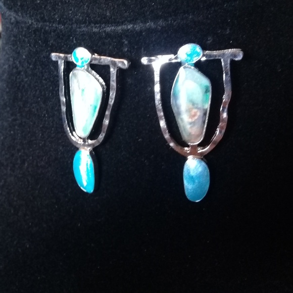 Turquoise and silver earrings - Picture 3 of 3